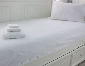 The Furies Cape Cod Linen Rental – Twin Sheet Set Package with Towels